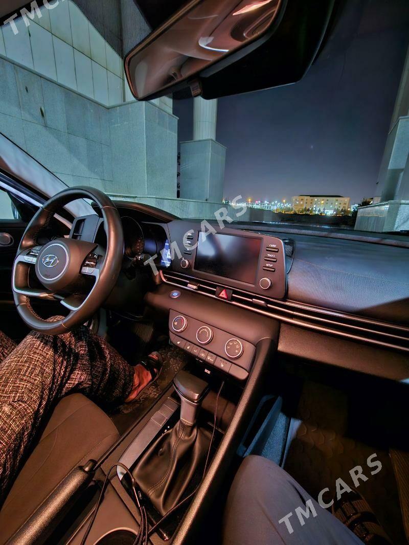 Hyundai Elantra 2022 - 245 000 TMT - Кëши - img 6