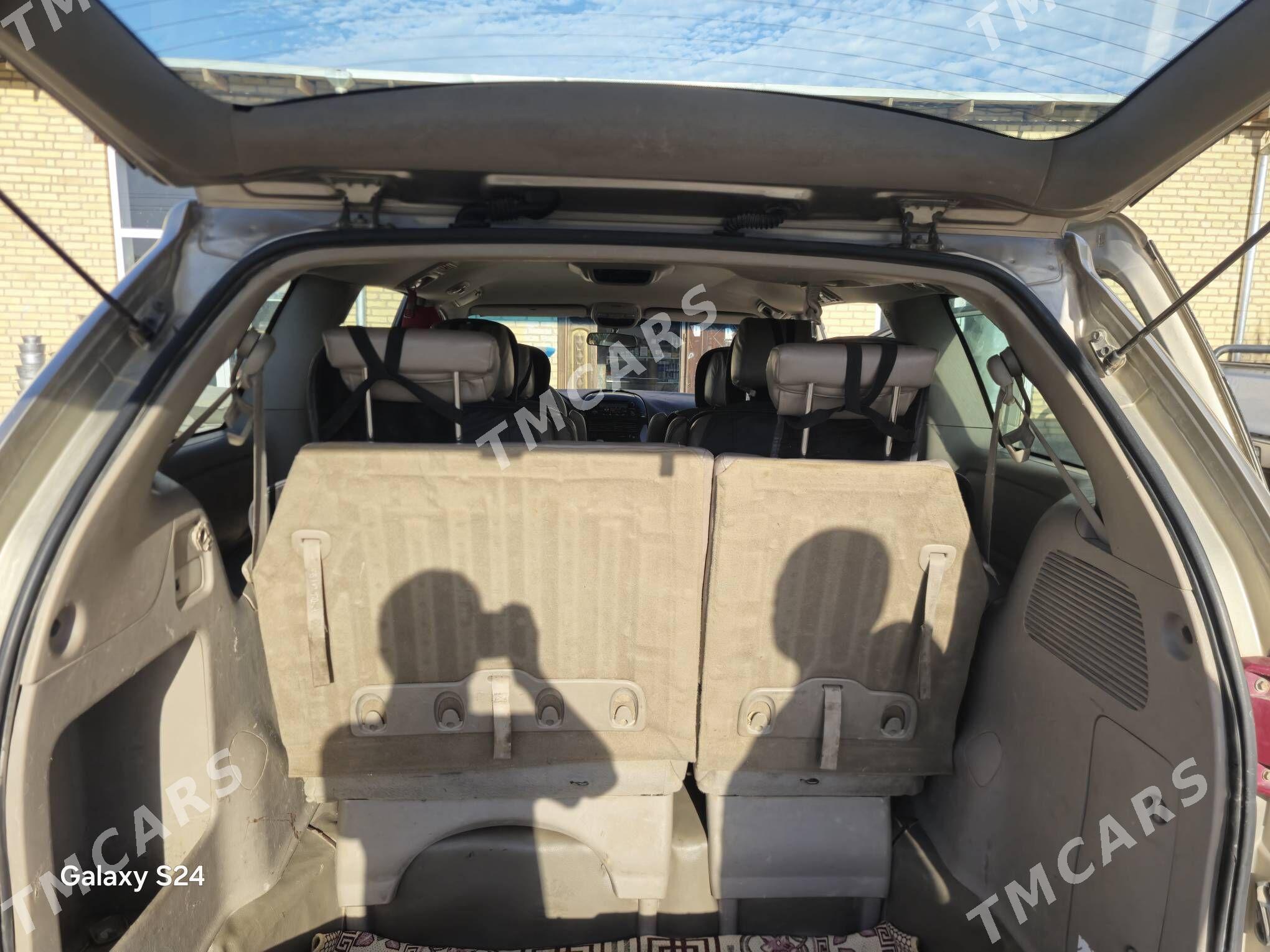Toyota Sienna 2004 - 210 000 TMT - Туркменабат - img 3