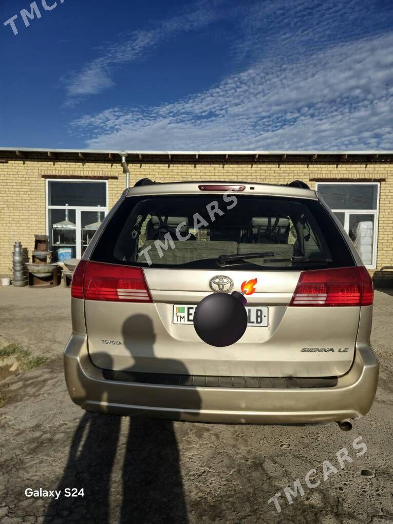 Toyota Sienna 2004 - 210 000 TMT - Туркменабат - img 5