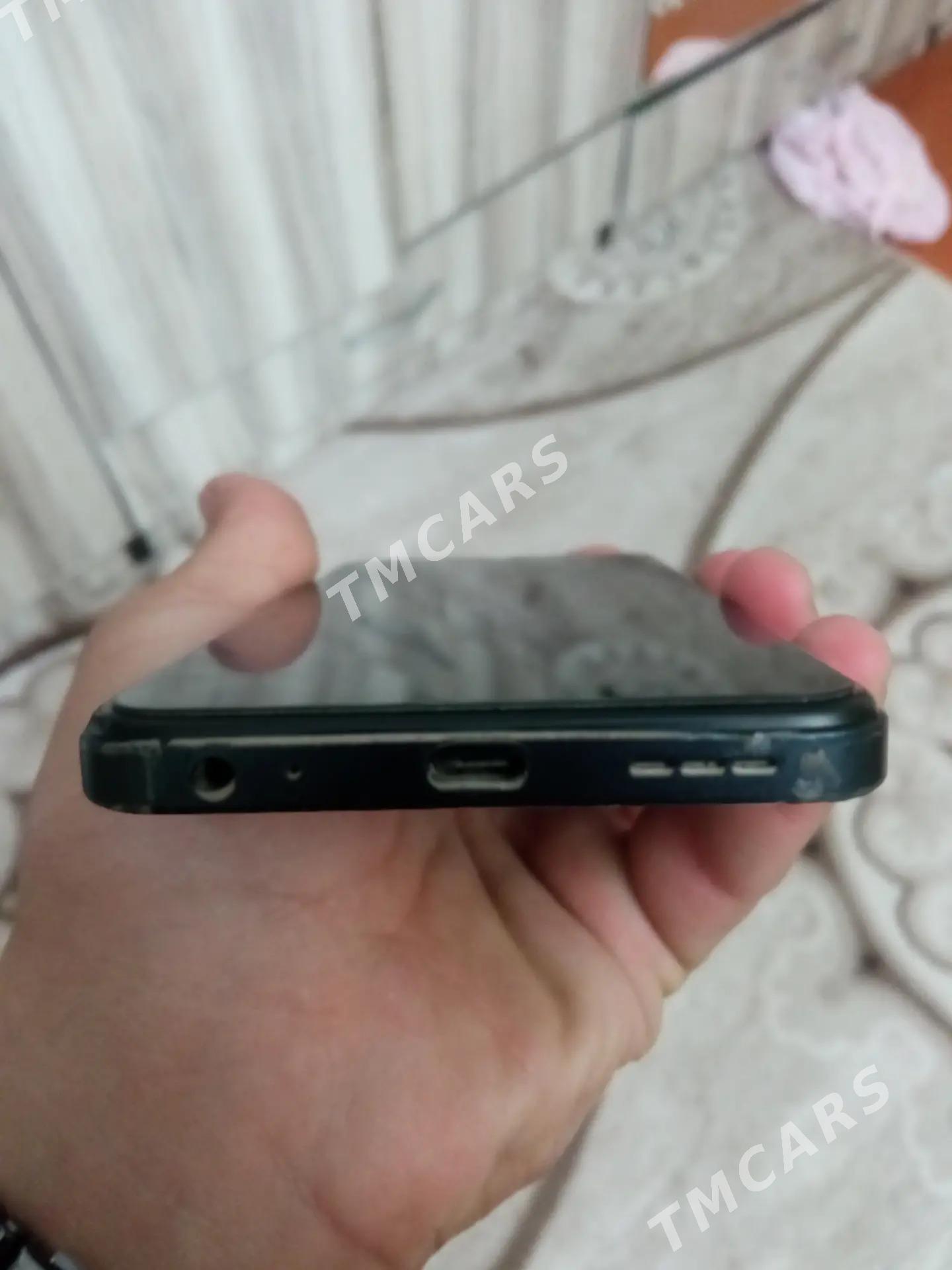 infinix hot 30i - Ёлётен - img 1