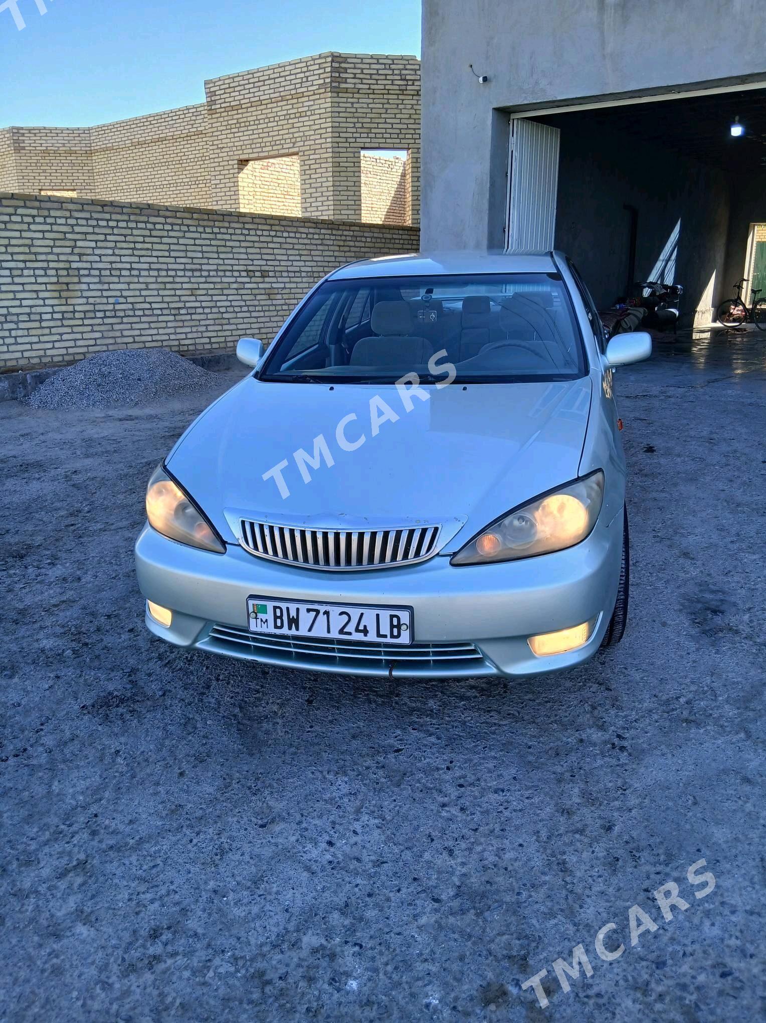 Toyota Camry 2004 - 125 000 TMT - Дянев - img 3