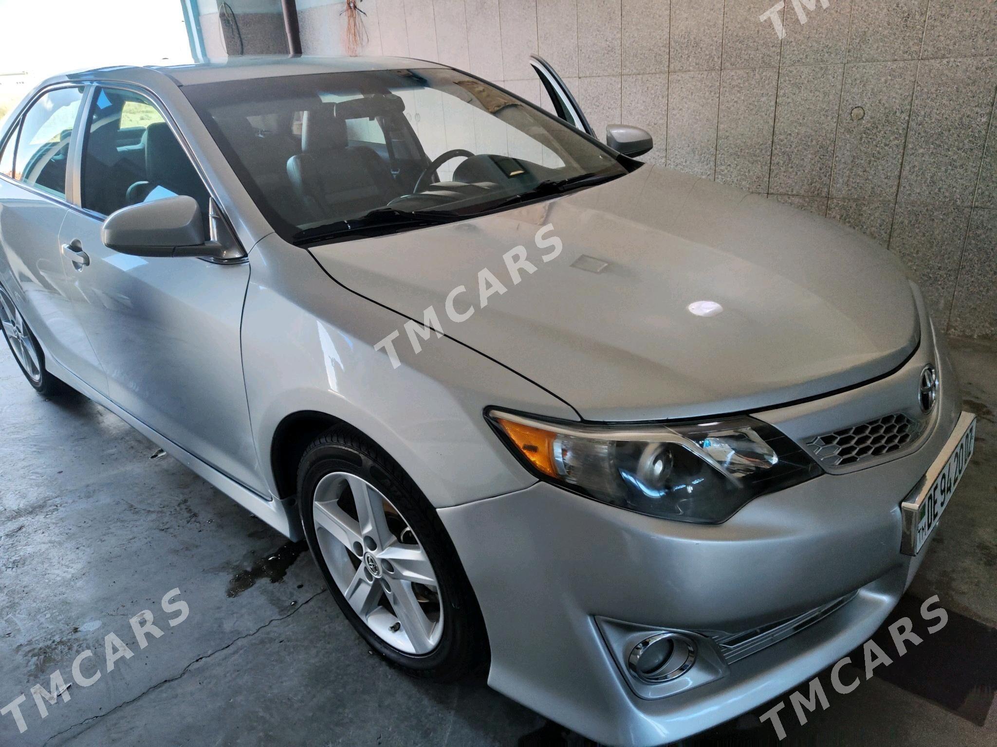 Toyota Camry 2012 - 230 000 TMT - Дашогуз - img 2