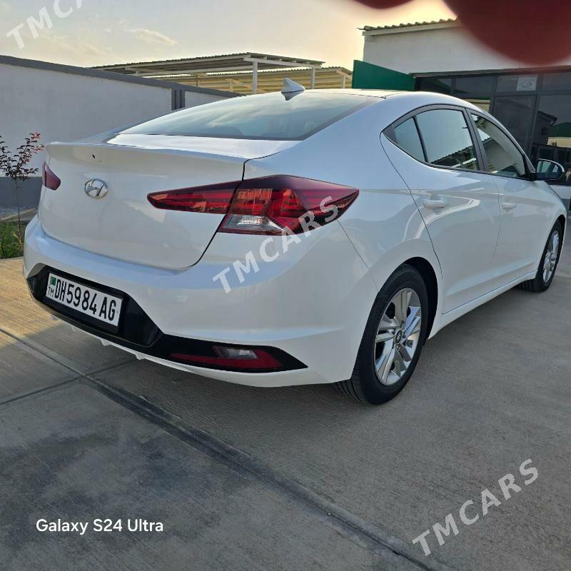 Hyundai Elantra 2020 - 215 000 TMT - Тязе заман - img 2
