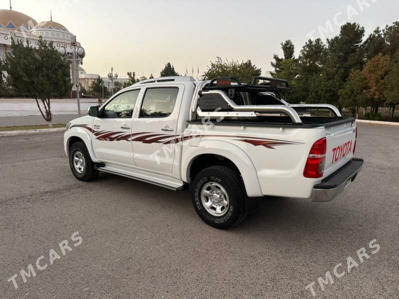 Toyota Hilux 2013 - 410 000 TMT - Мары - img 2