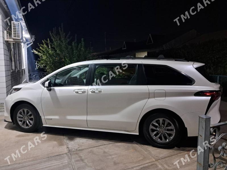 Toyota Sienna 2021 - 480 000 TMT - Туркменабат - img 9