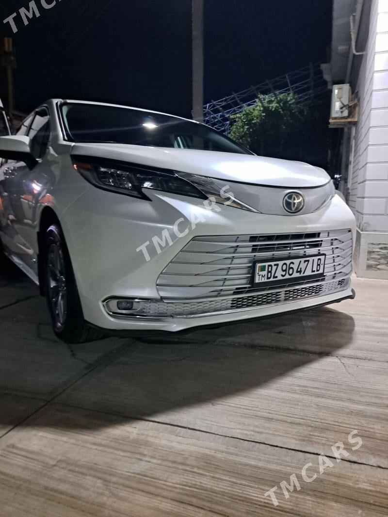 Toyota Sienna 2021 - 480 000 TMT - Туркменабат - img 4