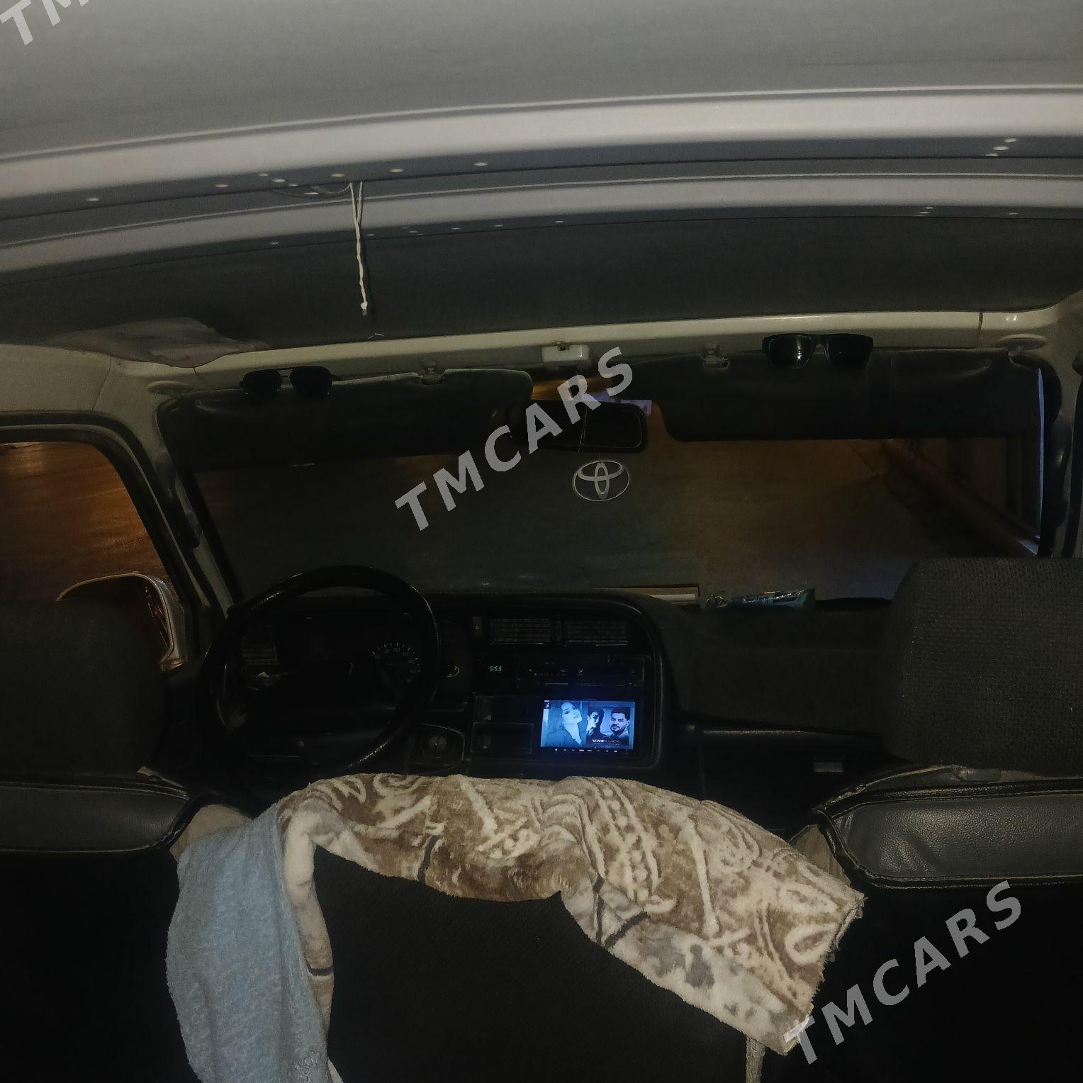 Toyota Hiace 1998 - 100 000 TMT - Мары - img 1