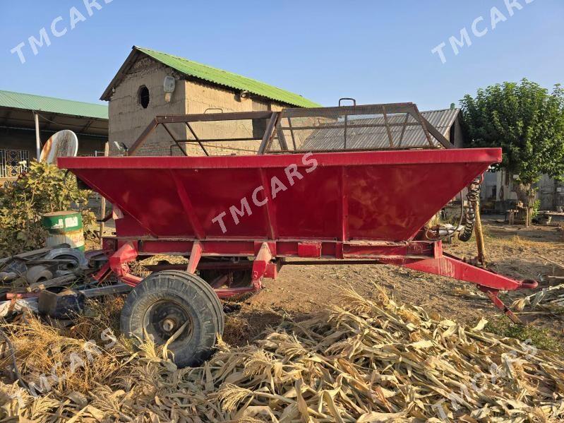 MTZ 82 2010 - 32 000 TMT - Бузмеин - img 3