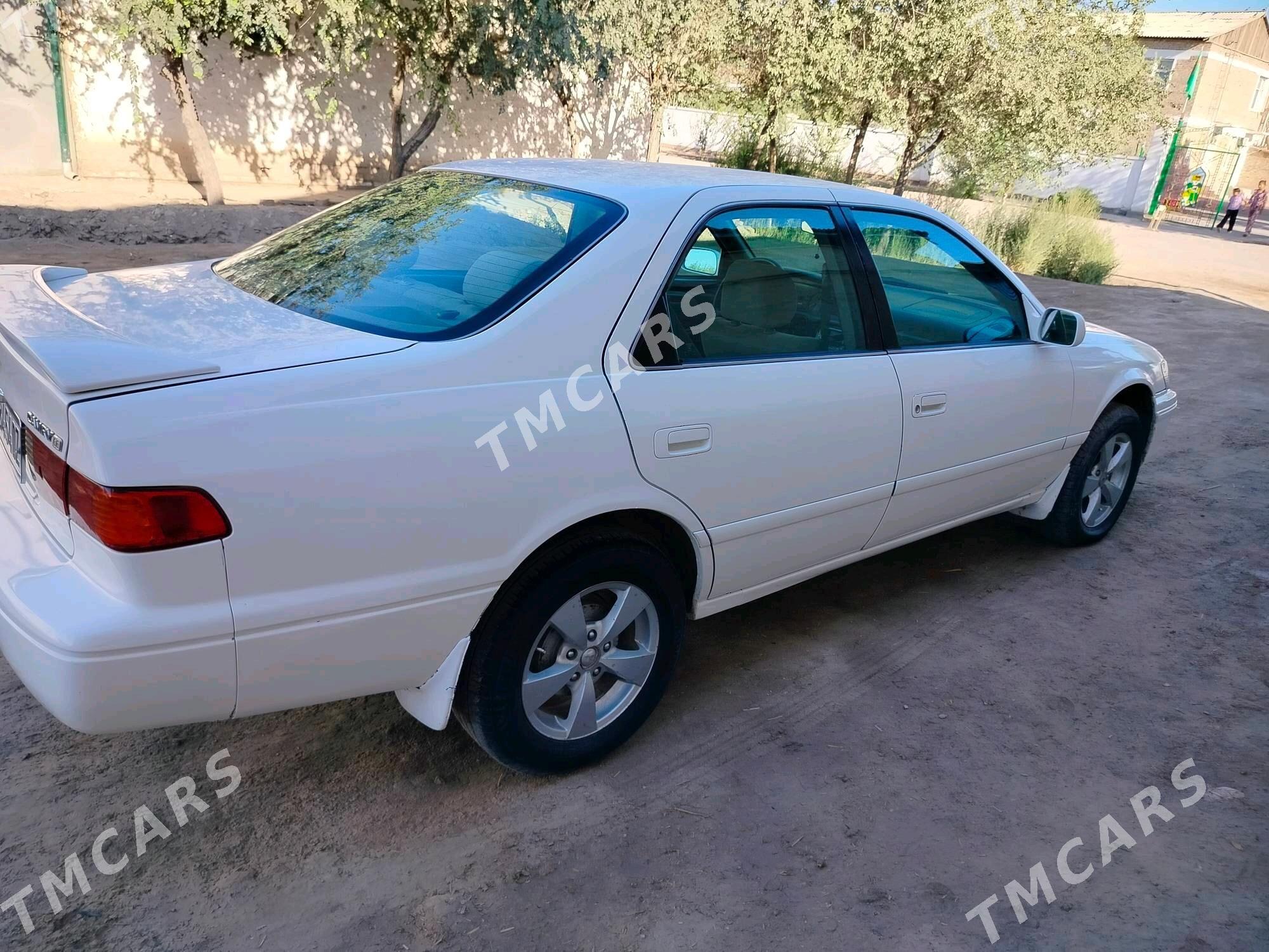 Toyota Camry 2001 - 143 000 TMT - Кёнеургенч - img 4