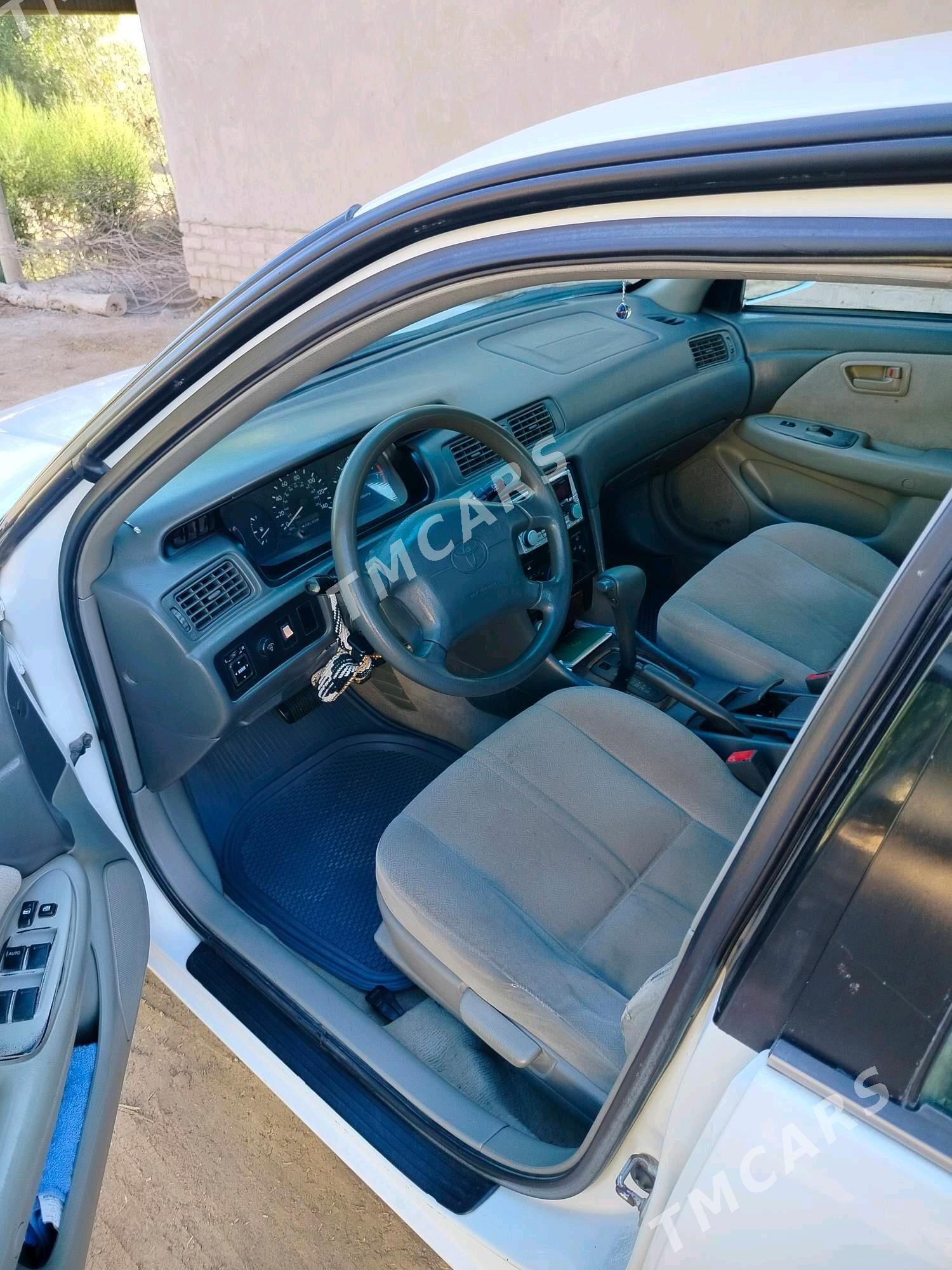 Toyota Camry 2001 - 143 000 TMT - Кёнеургенч - img 5