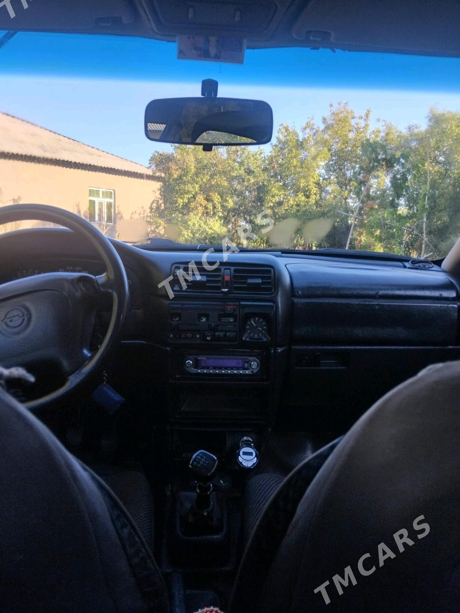 Opel Vectra 1995 - 30 000 TMT - Гороглы (Тагта) - img 3