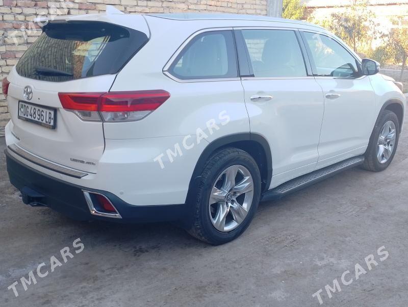 Toyota Highlander 2016 - 480 000 TMT - Çärjew - img 5