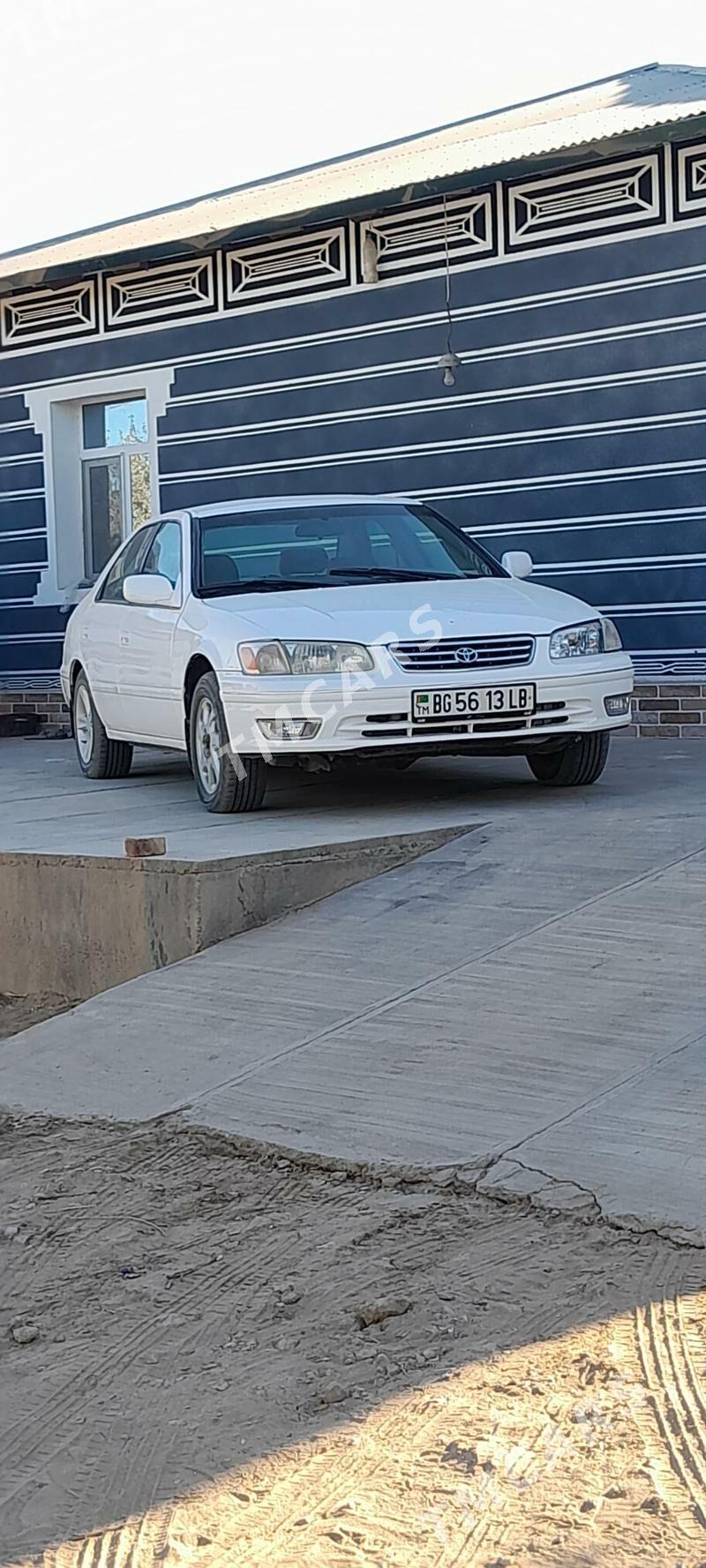 Toyota Camry 2001 - 110 000 TMT - Фарап - img 2