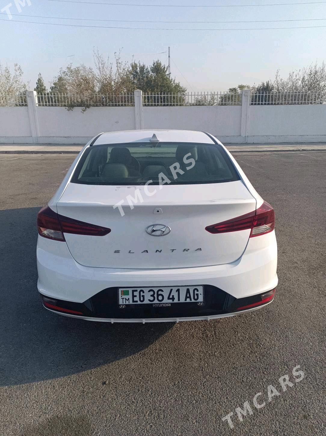 Hyundai Elantra 2020 - 235 000 TMT - Бузмеин - img 2