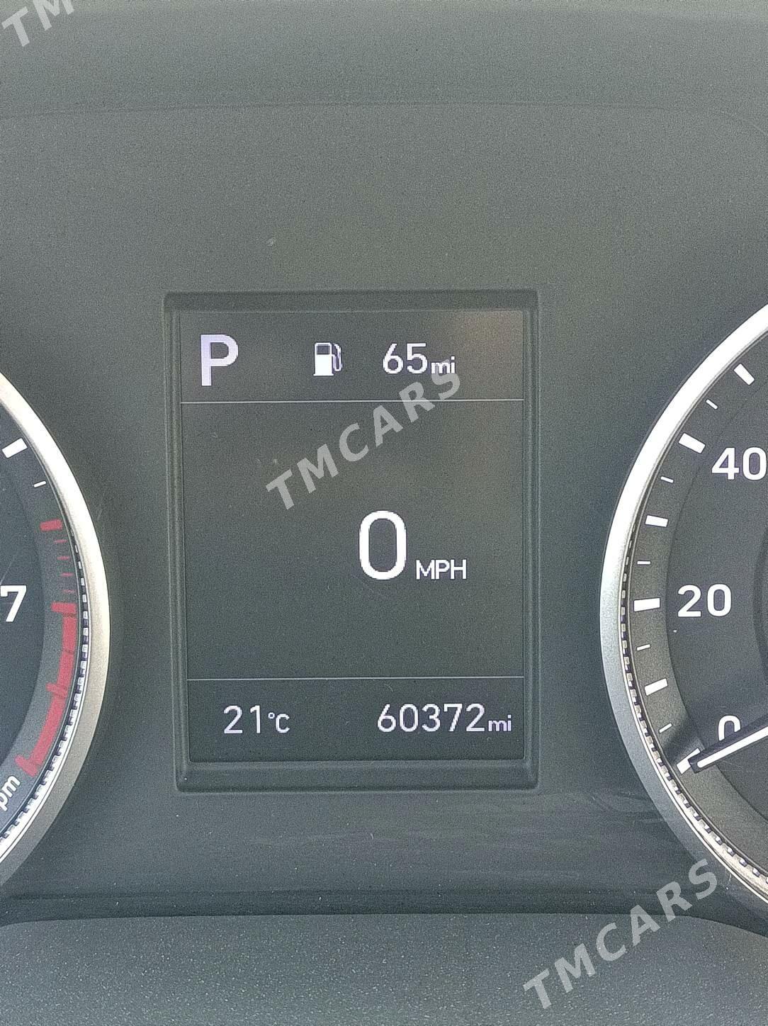 Hyundai Elantra 2020 - 235 000 TMT - Бузмеин - img 10
