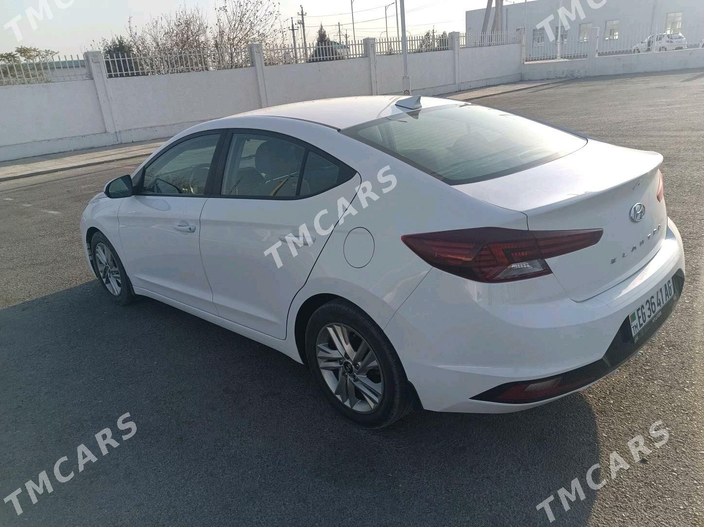Hyundai Elantra 2020 - 235 000 TMT - Бузмеин - img 6