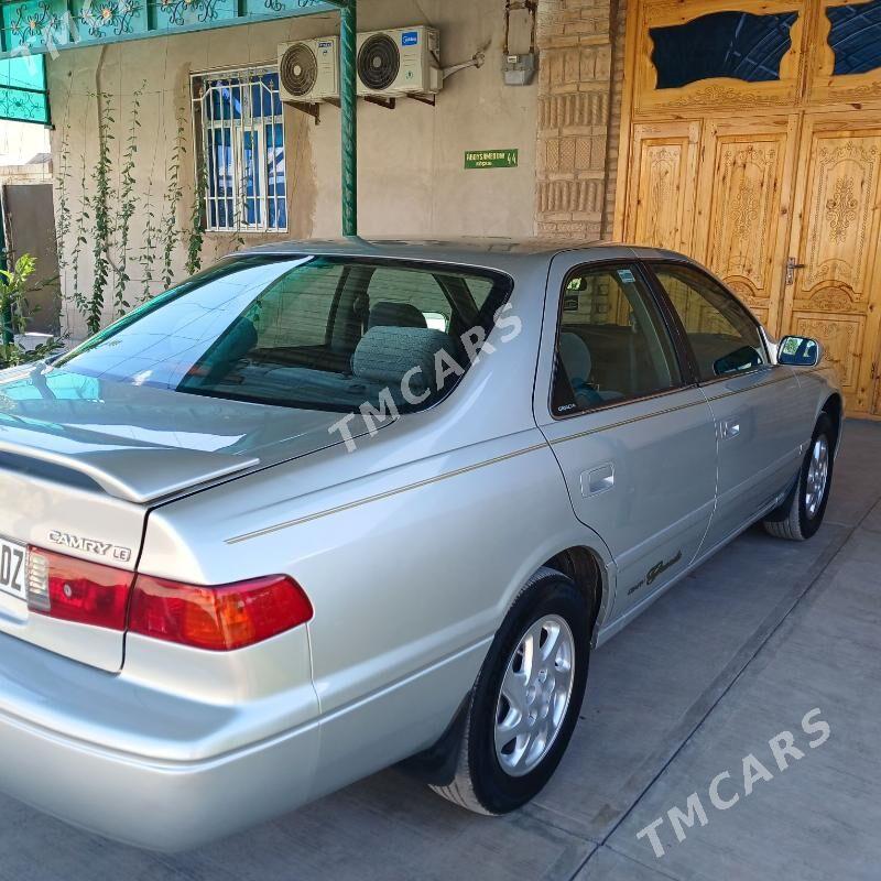 Toyota Camry 2001 - 155 000 TMT - Дашогуз - img 4