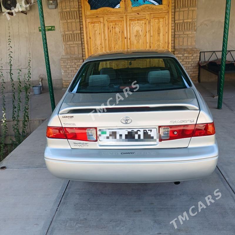 Toyota Camry 2001 - 155 000 TMT - Дашогуз - img 3