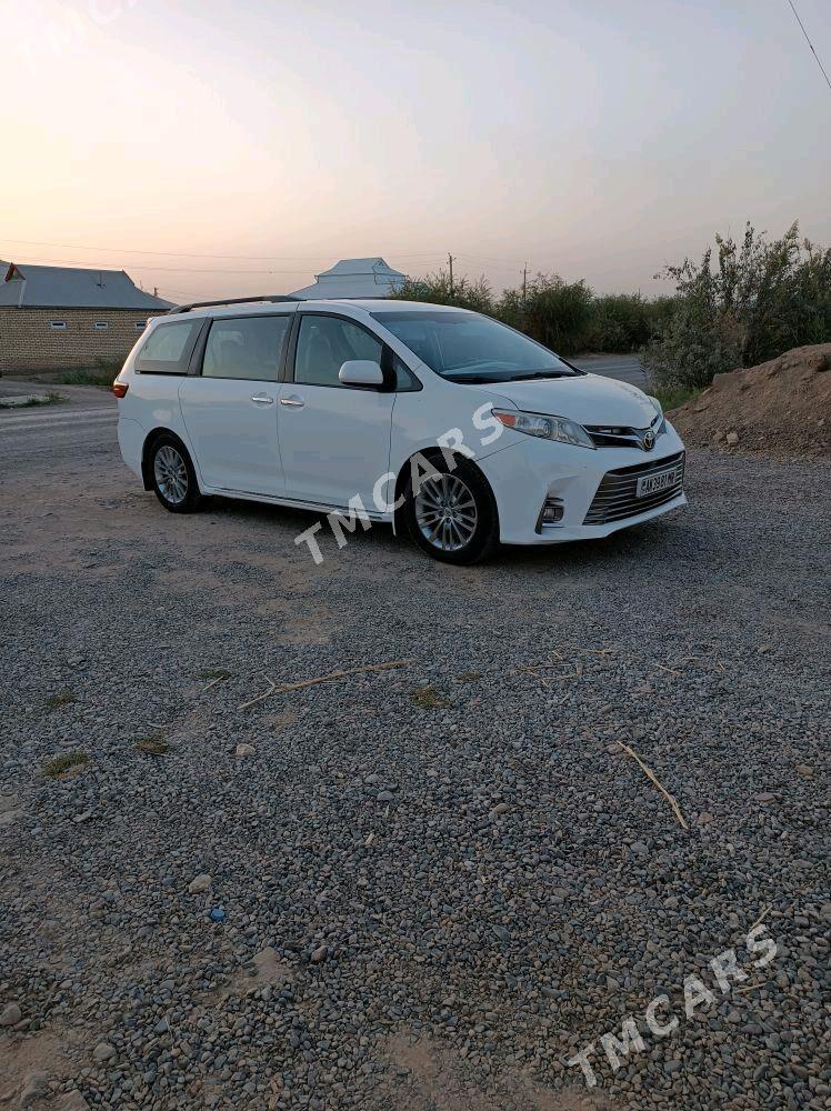 Toyota Sienna 2016 - 360 000 TMT - Мары - img 2
