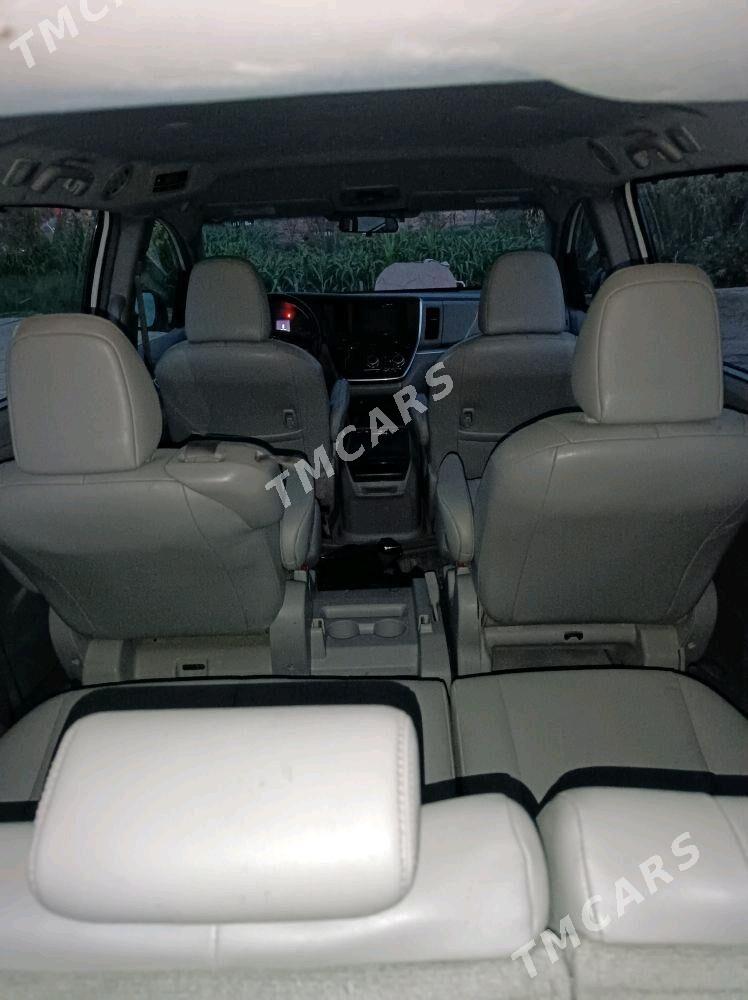 Toyota Sienna 2016 - 360 000 TMT - Мары - img 5