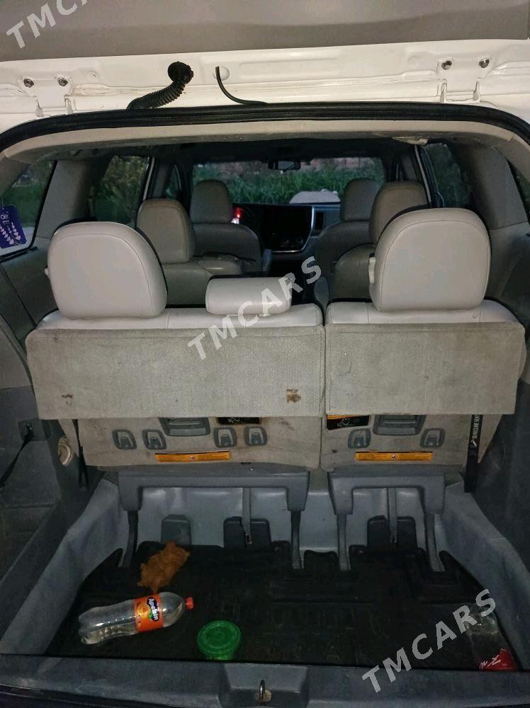 Toyota Sienna 2016 - 360 000 TMT - Мары - img 4