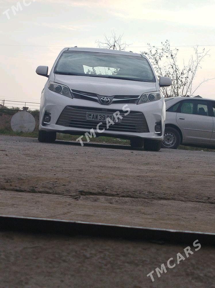 Toyota Sienna 2016 - 360 000 TMT - Мары - img 3