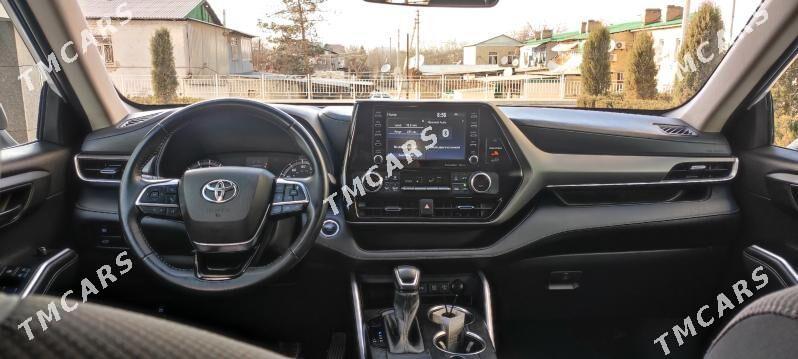 Toyota Highlander 2021 - 550 000 TMT - Мары - img 9