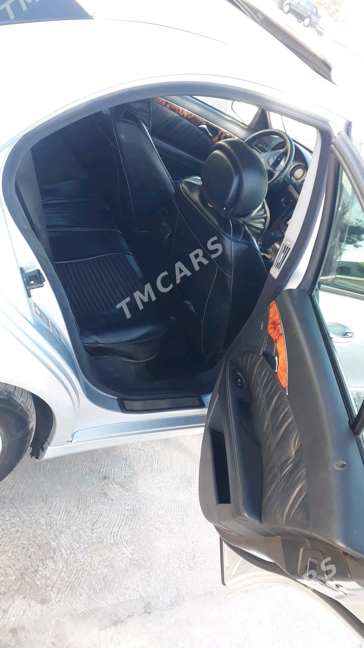 Mercedes-Benz E350 2005 - 130 000 TMT - Saýat - img 3