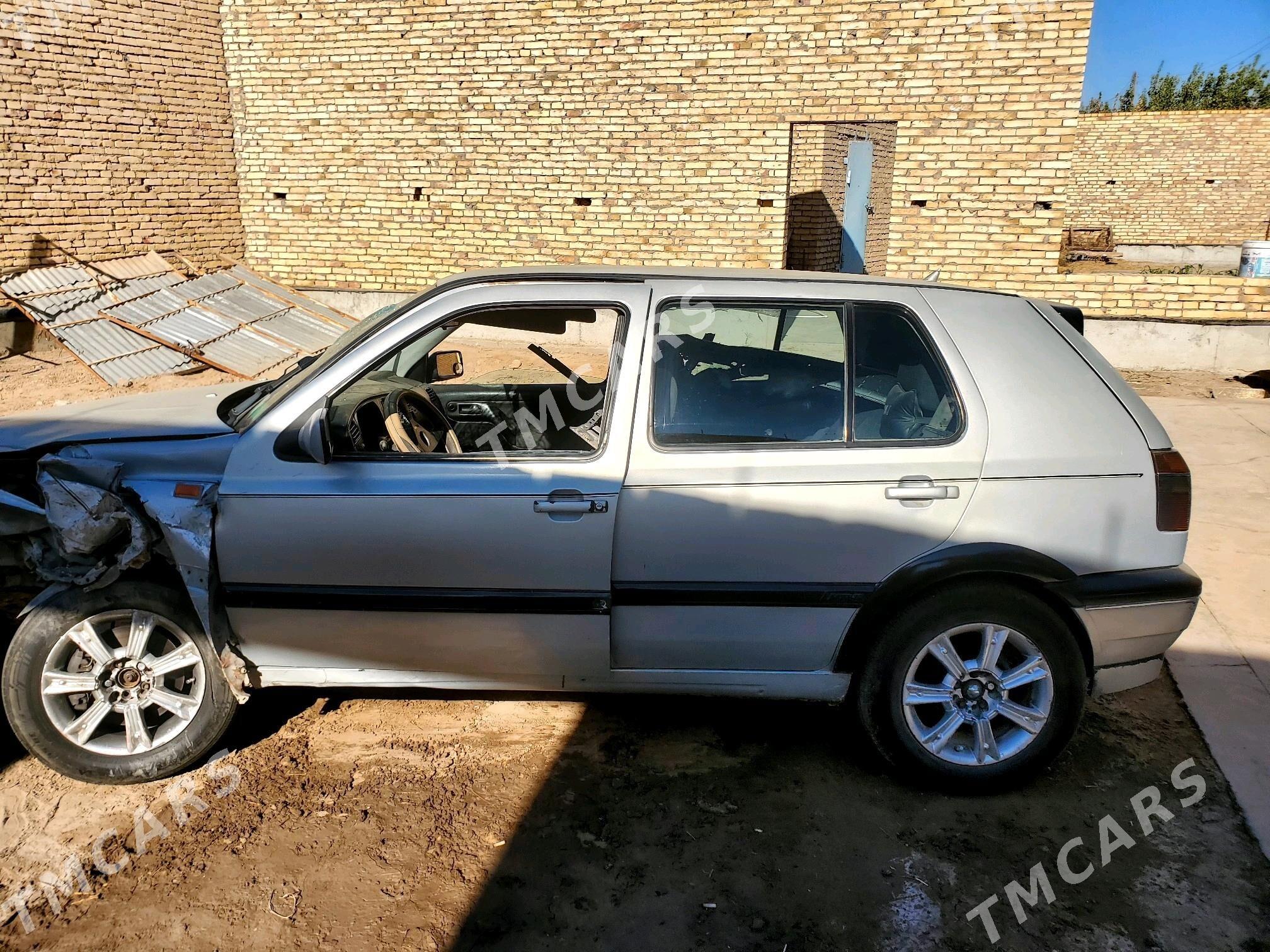 Volkswagen Golf 1993 - 12 000 TMT - Türkmenabat - img 4