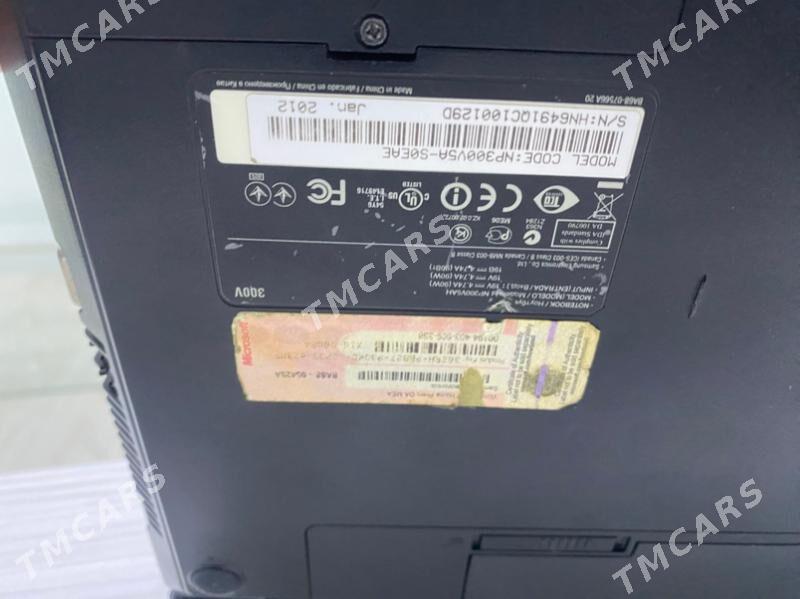 Samsung noutbook Laptop 17” i7 - Кëши - img 3