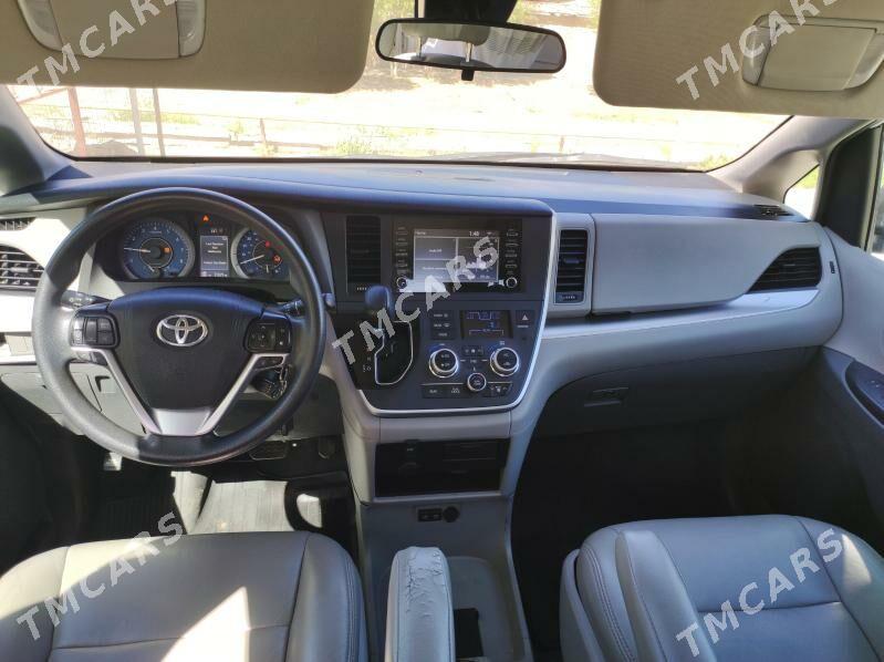 Toyota Sienna 2020 - 400 000 TMT - Туркменабат - img 4