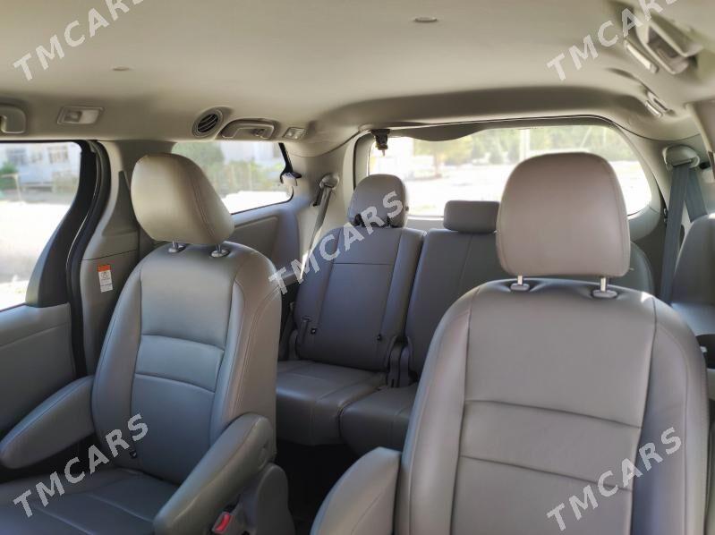 Toyota Sienna 2020 - 400 000 TMT - Туркменабат - img 6