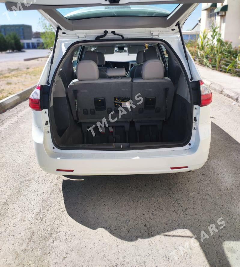 Toyota Sienna 2020 - 400 000 TMT - Туркменабат - img 5
