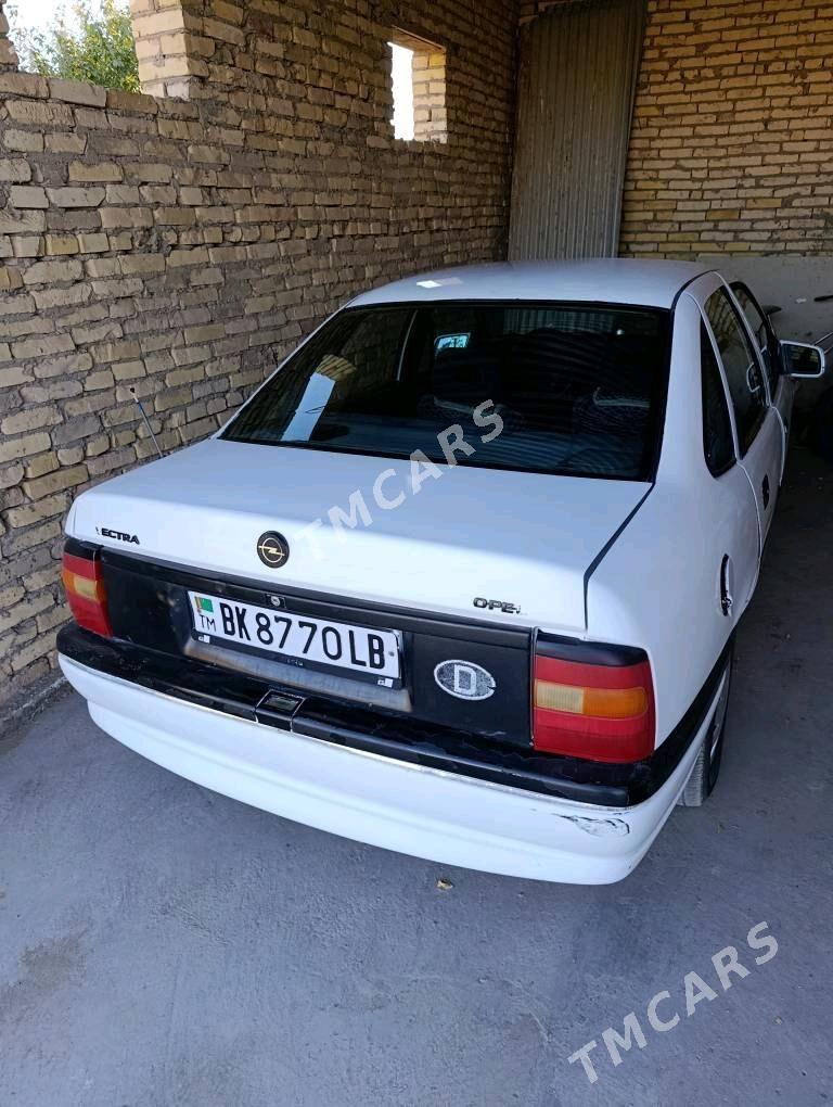 Opel Vectra 1993 - 30 000 TMT - Фарап - img 2