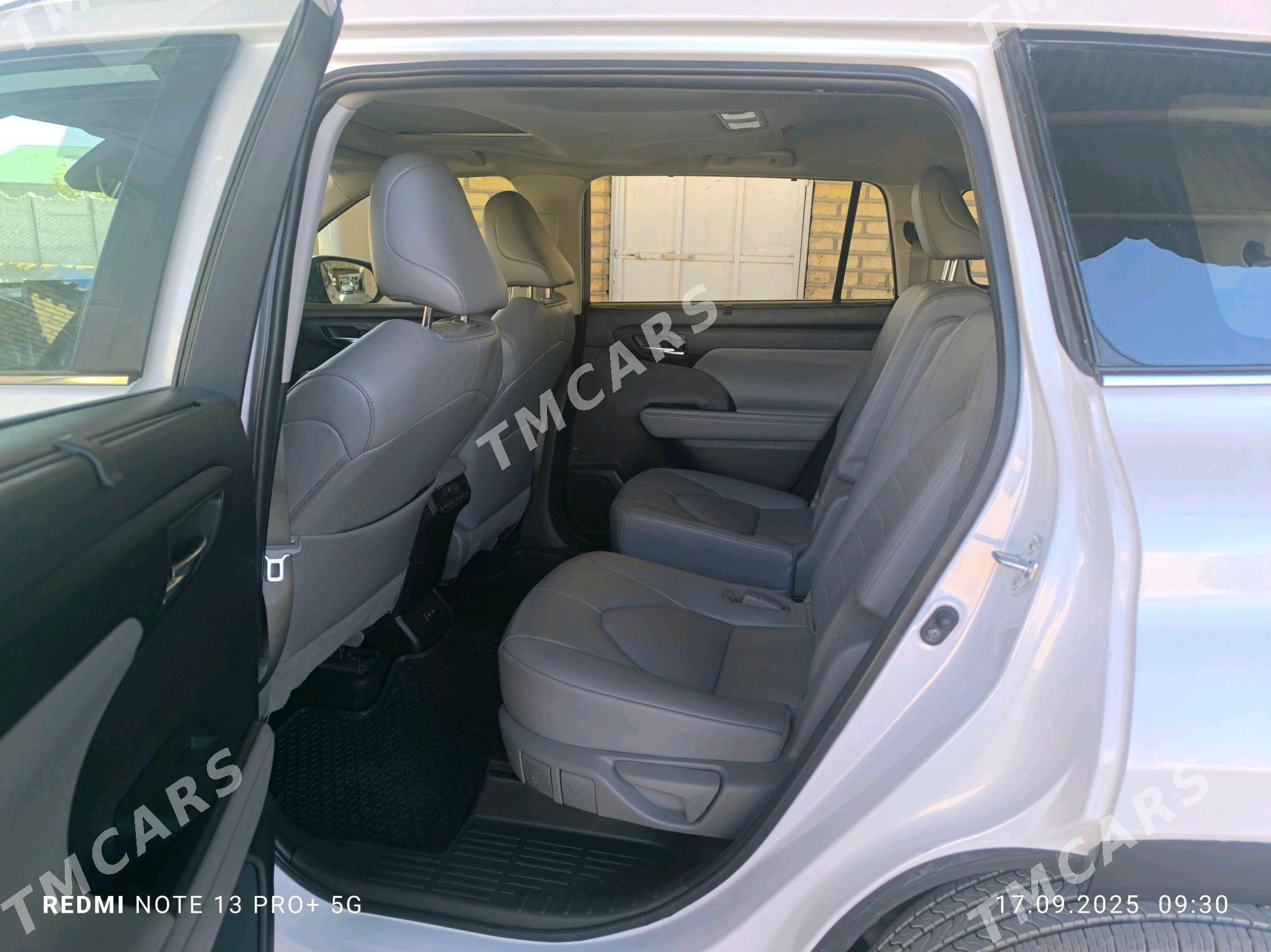 Toyota Highlander 2022 - 470 000 TMT - Векильбазар - img 5
