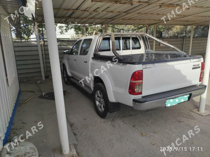 Toyota Hilux 2014 - 365 000 TMT - Ашхабад - img 4