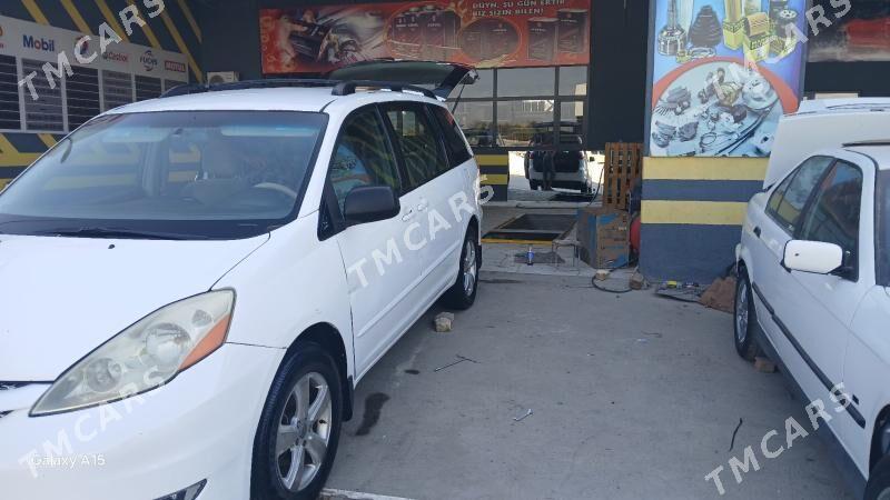 Toyota Sienna 2009 - 230 000 TMT - Векильбазар - img 6