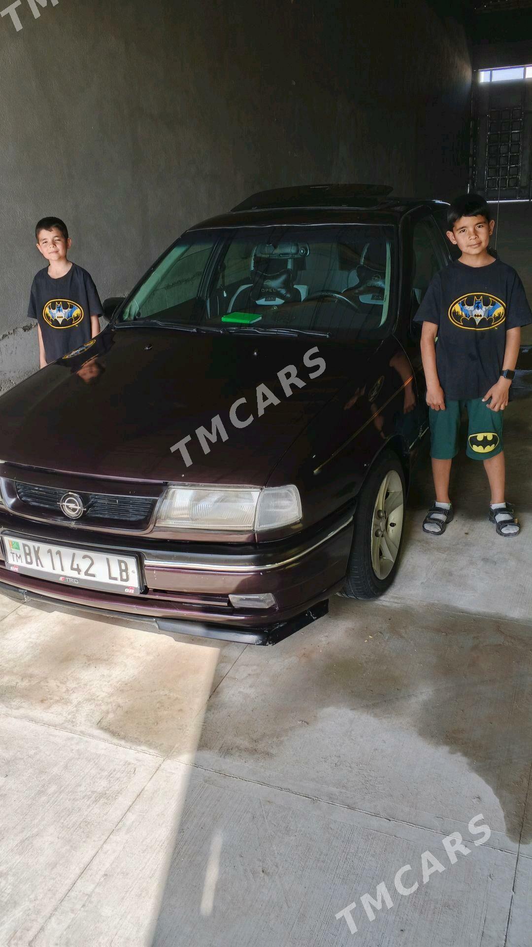 Opel Vectra 1993 - 40 000 TMT - Фарап - img 4