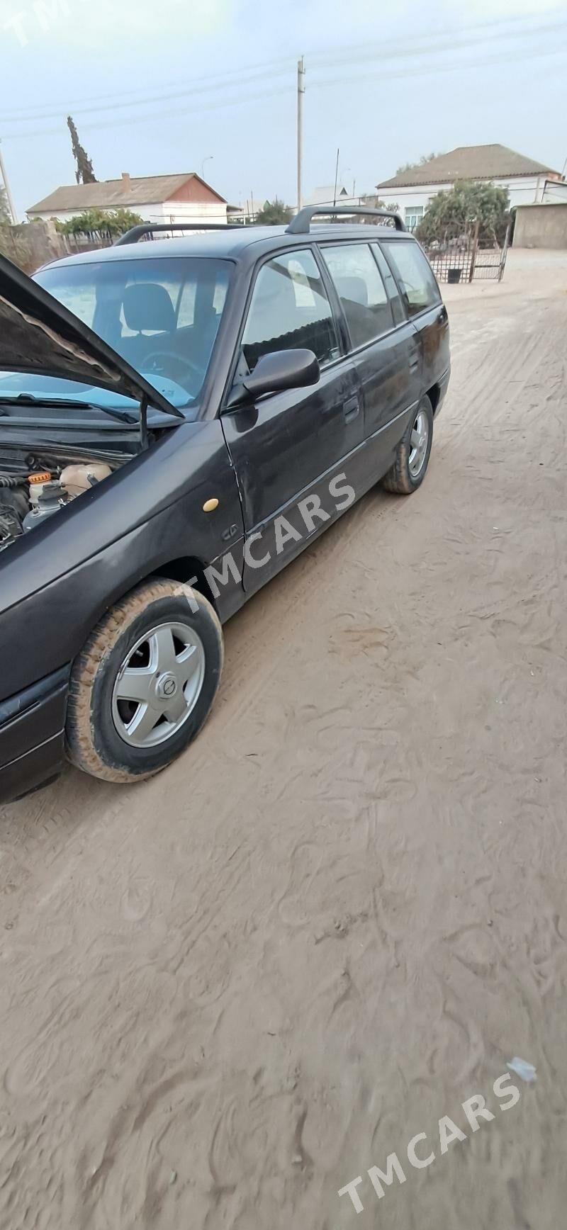 Opel Astra 1996 - 40 000 TMT - Этрек - img 3