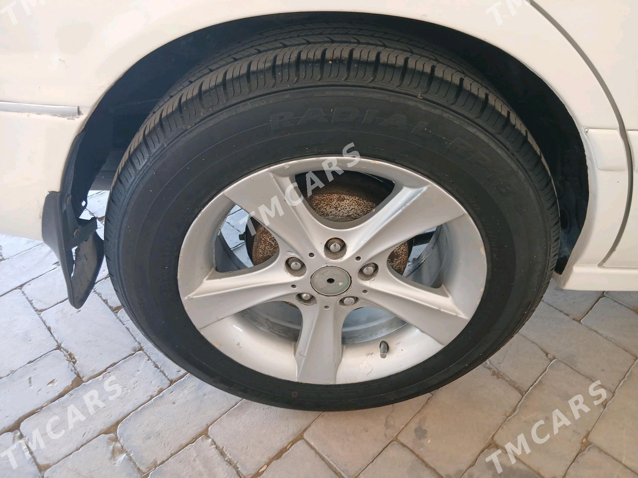 Toyota Camry 2000 - 130 000 TMT - Халач - img 3