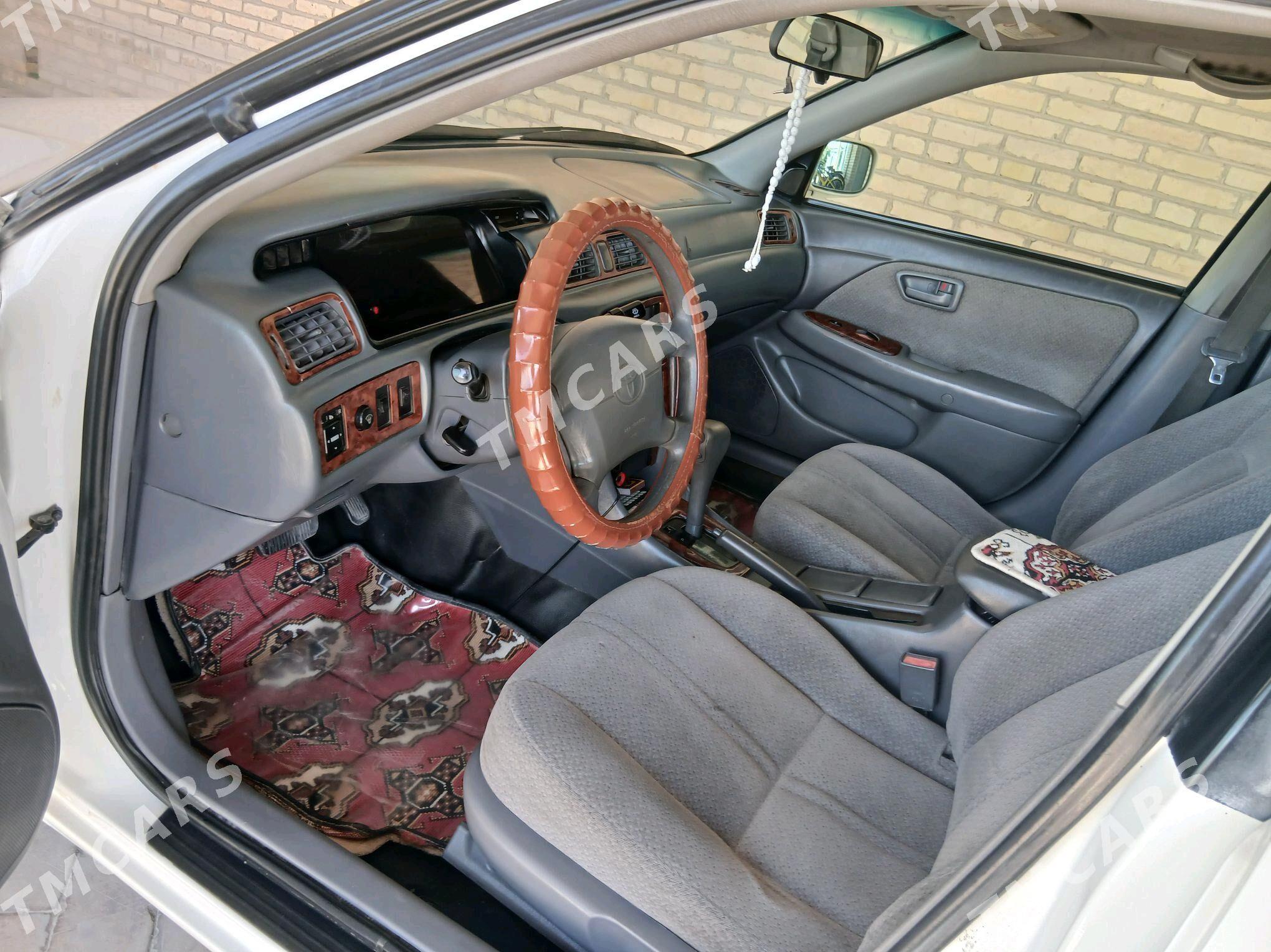 Toyota Camry 2000 - 130 000 TMT - Халач - img 7