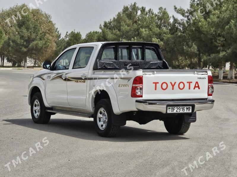 Toyota Hilux 2013 - 330 000 TMT - Мары - img 7