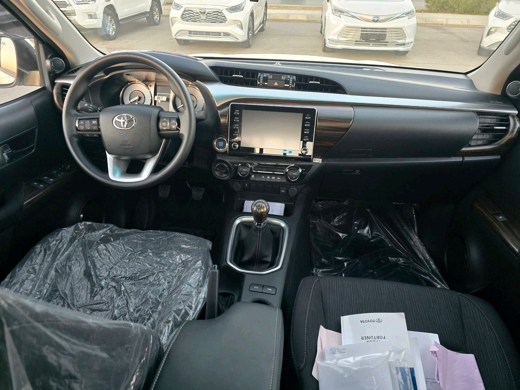 Toyota Hilux 2025 - 661 000 TMT - Aşgabat - img 6