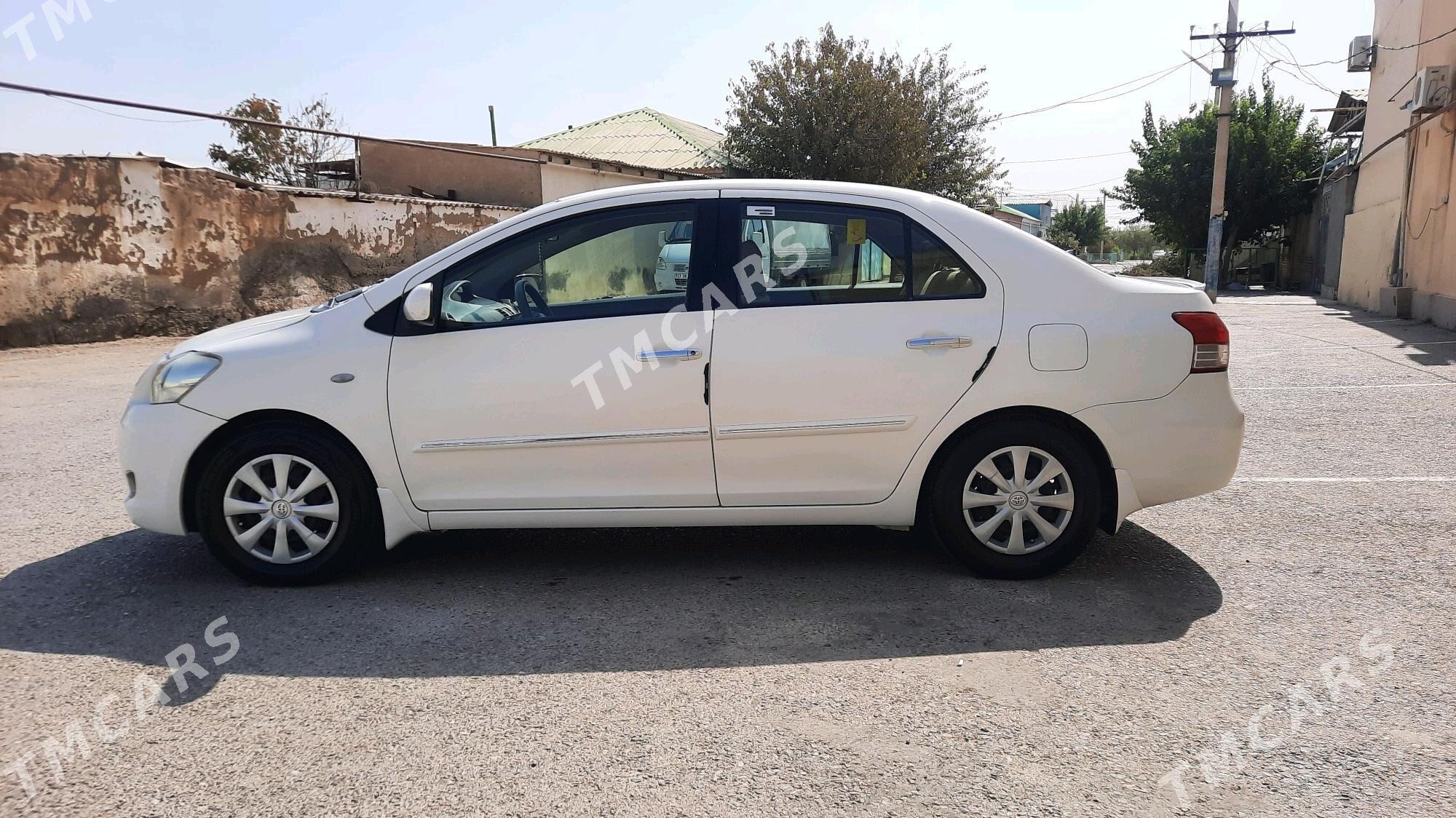 Toyota Yaris 2010 - 125 000 TMT - Aşgabat - img 4
