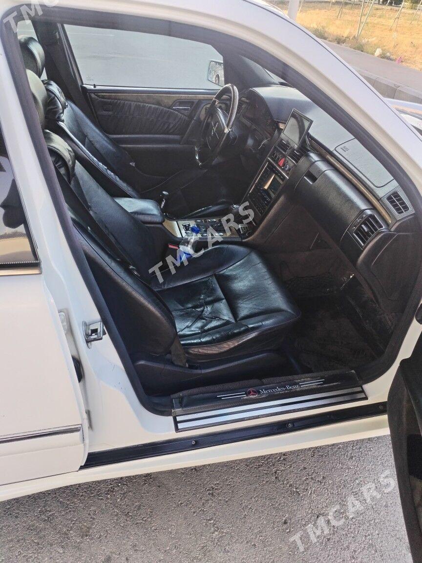 Mercedes-Benz E320 1999 - 103 000 TMT - Balkanabat - img 5
