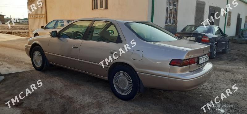 Toyota Camry 1999 - 131 000 TMT - етр. Туркменбаши - img 4