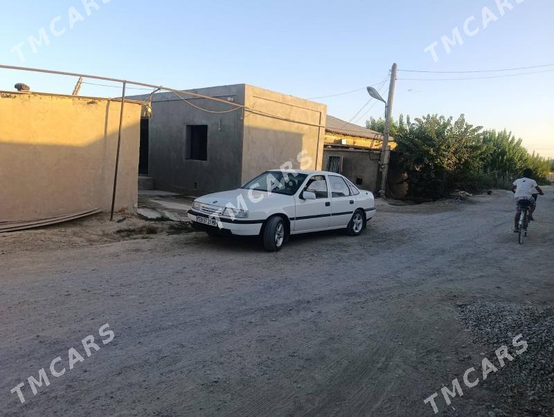 Opel Vectra 1991 - 37 000 TMT - Мары - img 3