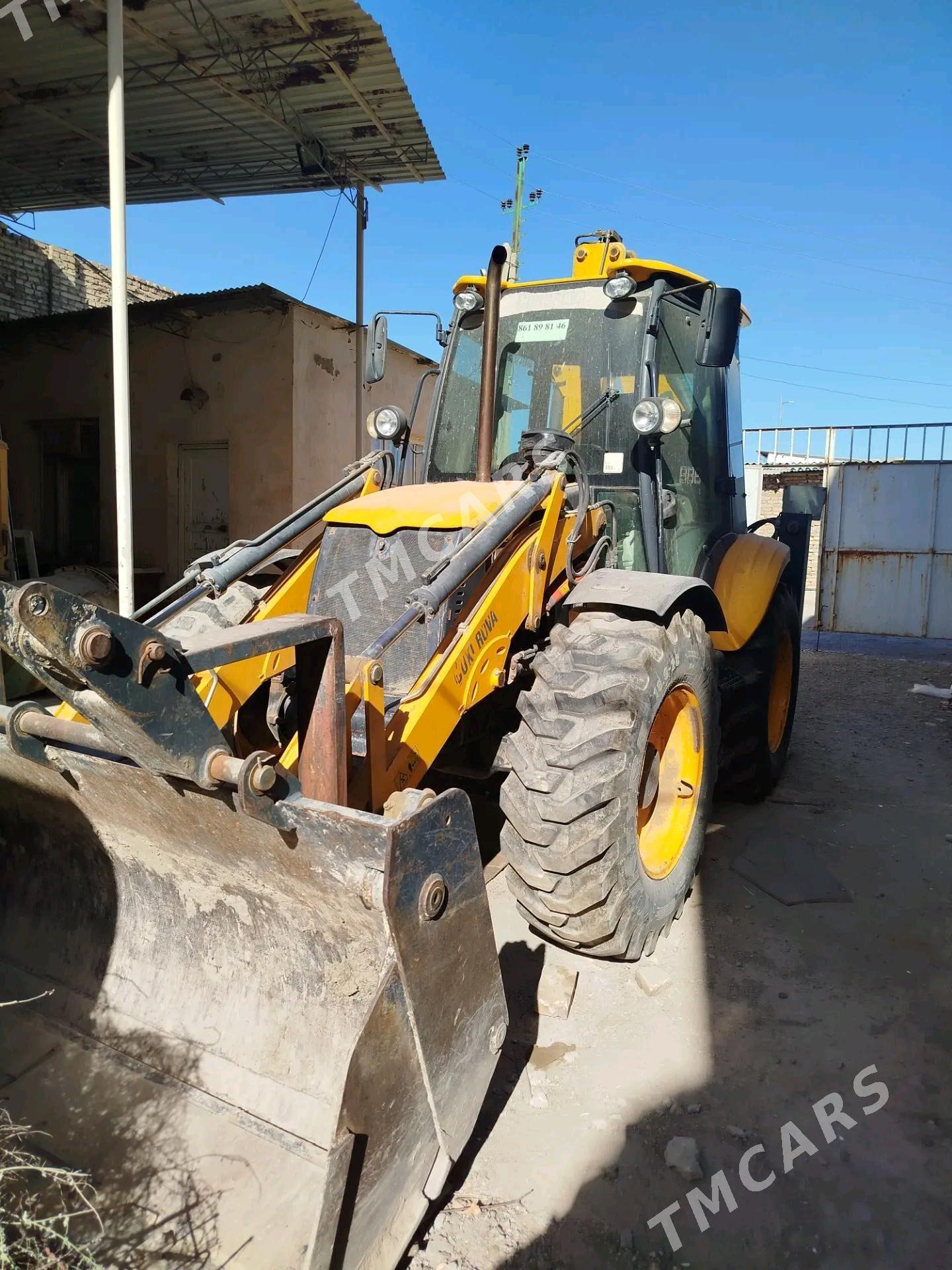 JCB 4CX ECO 2012 - 700 000 TMT - Туркменабат - img 3