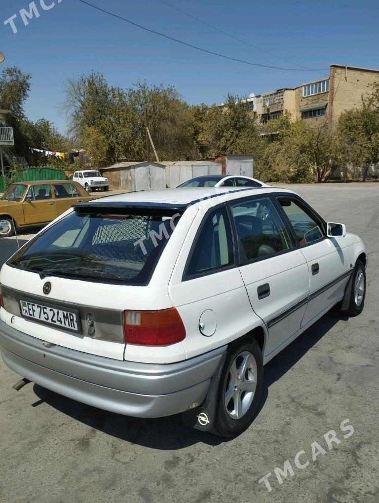 Opel Astra 1992 - 33 000 TMT - Mary - img 4