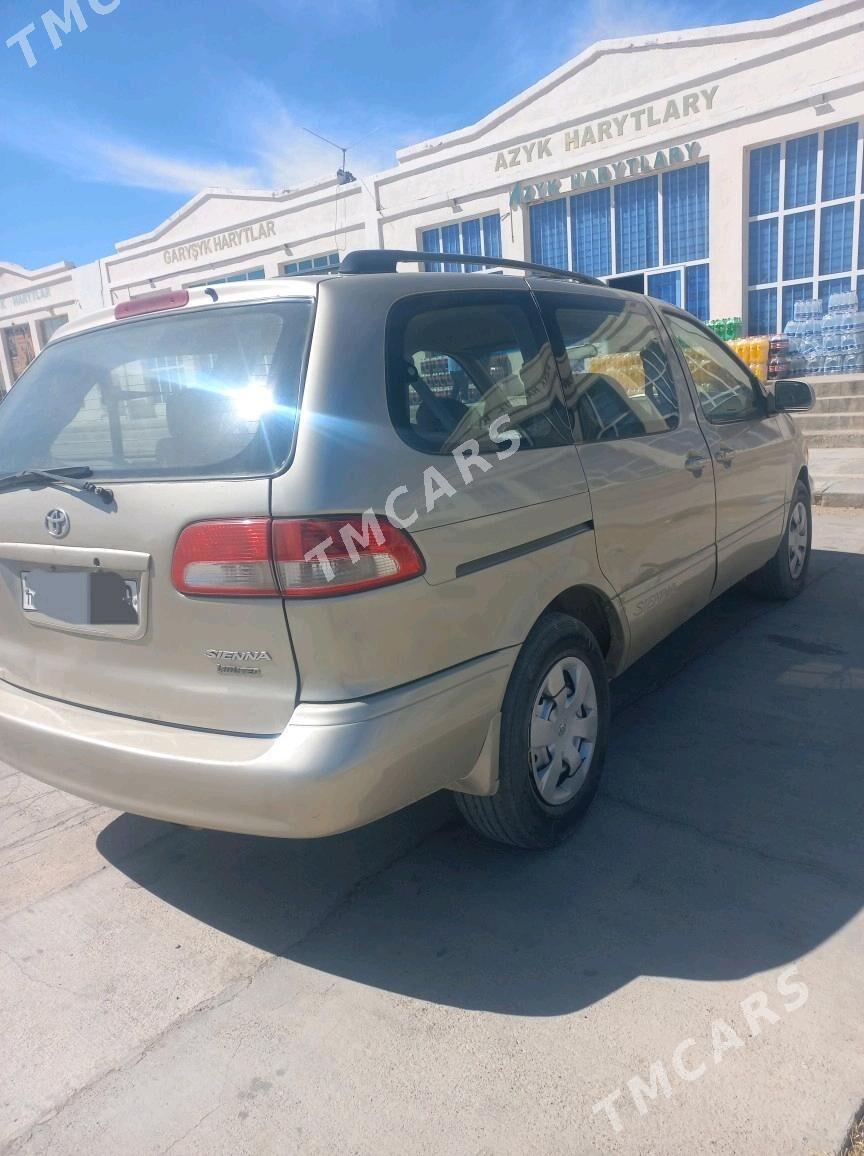 Toyota Sienna 2002 - 140 000 TMT - Дарганата - img 8